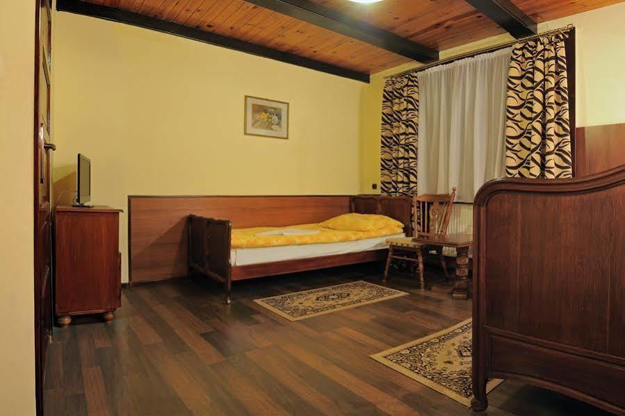 Hotel Dworek Staropolski
